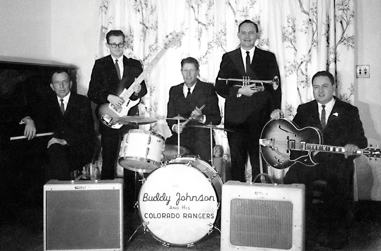 02-17 Band 1966 1224 suits