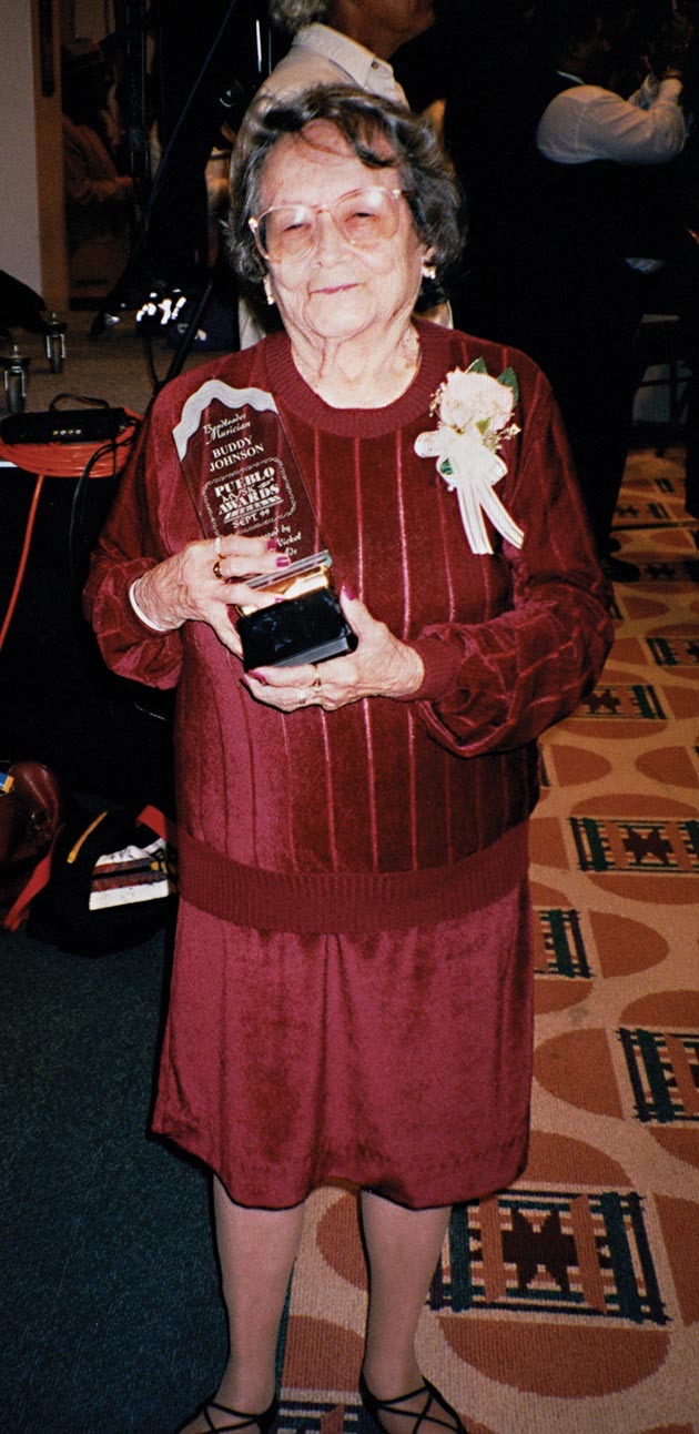 02-34 Award 1999 Mom Dad Pueblo Music