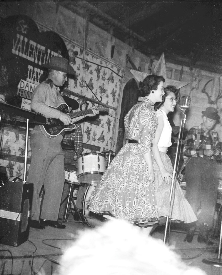 10-08 Jamboree 1954 Kitty & Lyn Genge